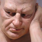 Le grandi sculture iperrealiste di Ron Mueck